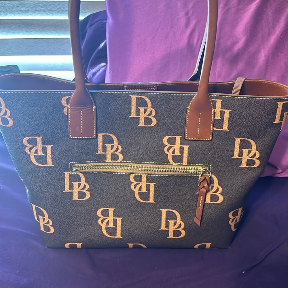Dooney & Bourke purse